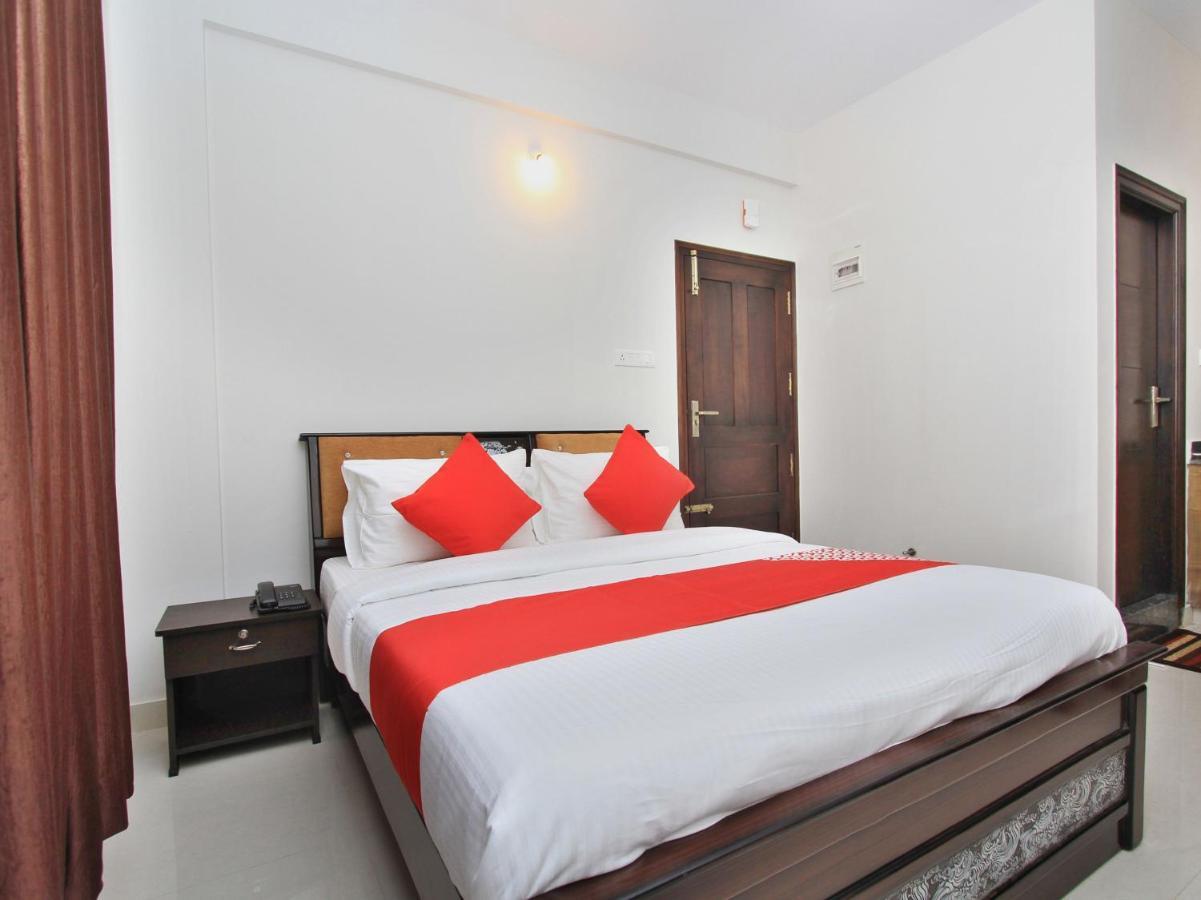 Oyo 12033 Hotel Royal Residence Bengaluru Zewnętrze zdjęcie